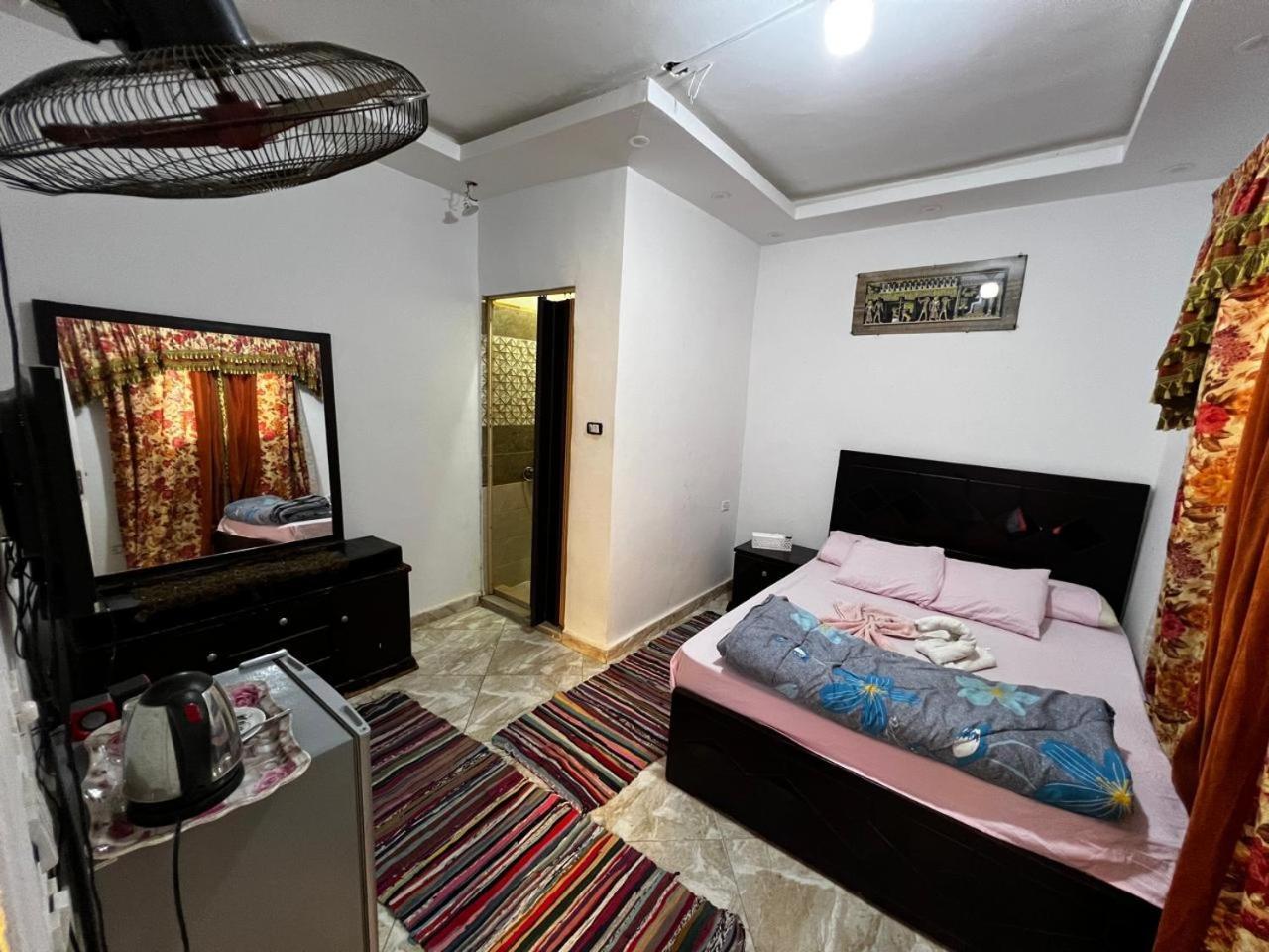 Bed and Breakfast Jana Pyramids View In 3 Kafret el-Gabal Zewnętrze zdjęcie