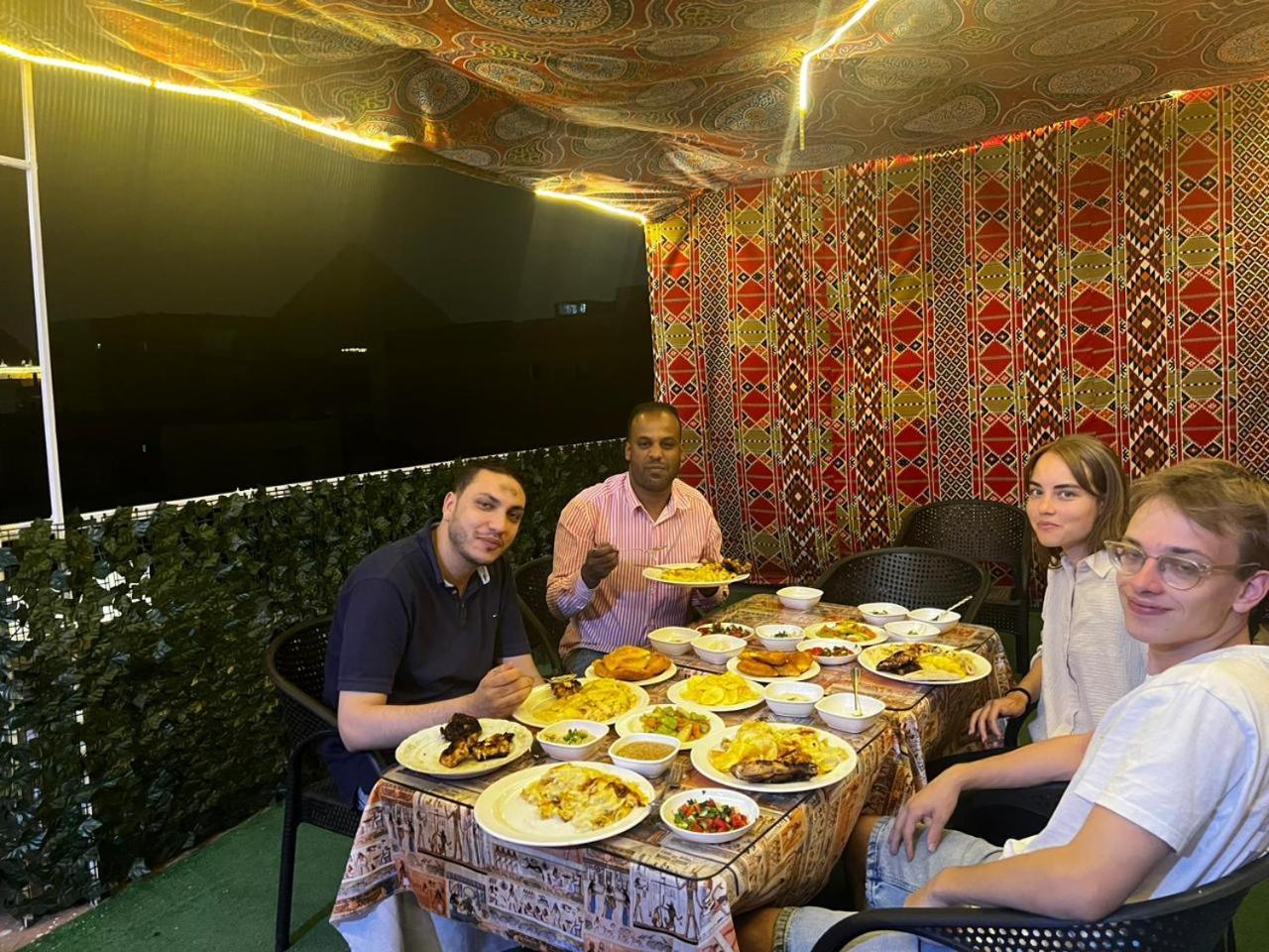 Bed and Breakfast Jana Pyramids View In 3 Kafret el-Gabal Zewnętrze zdjęcie